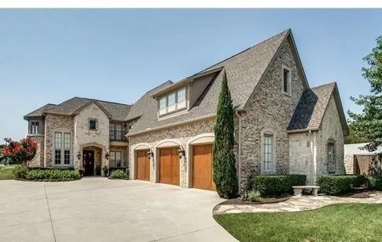 Eagle Roofing & Construction Logo