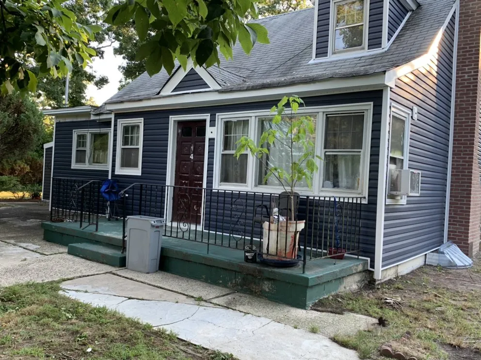 Slide of Eagle Roofing and Gutters