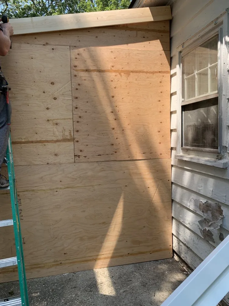 Slide of Eagle Roofing and Gutters