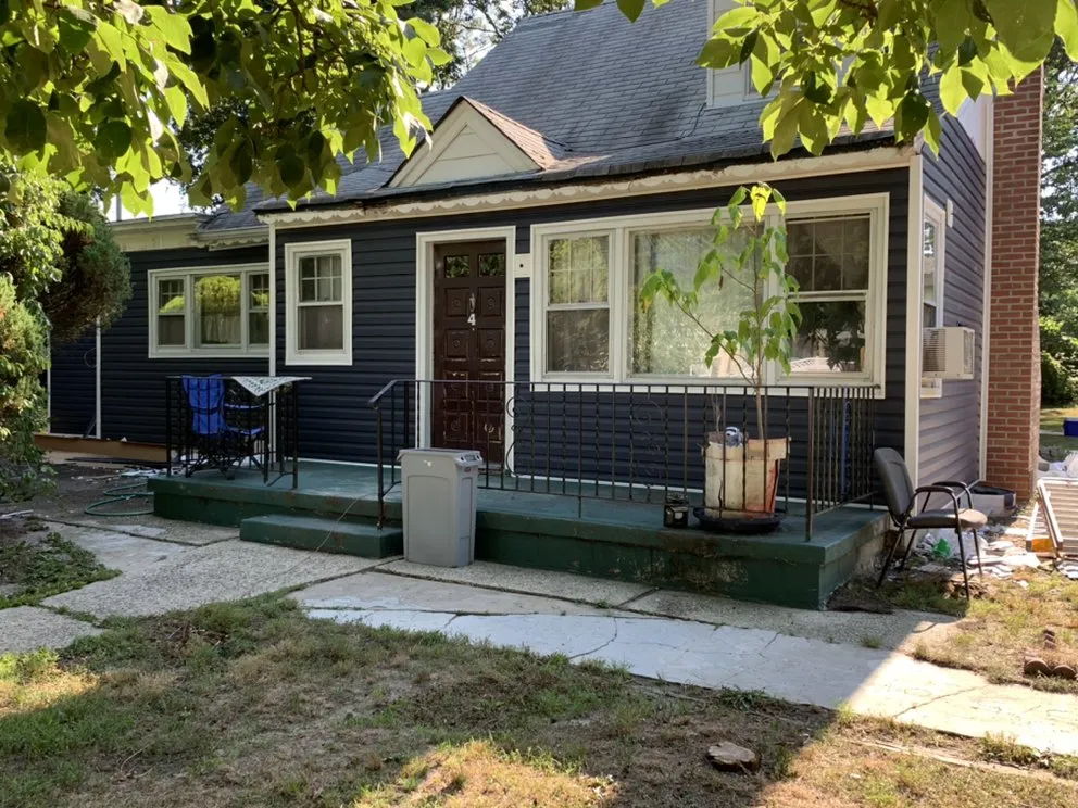 Slide of Eagle Roofing and Gutters