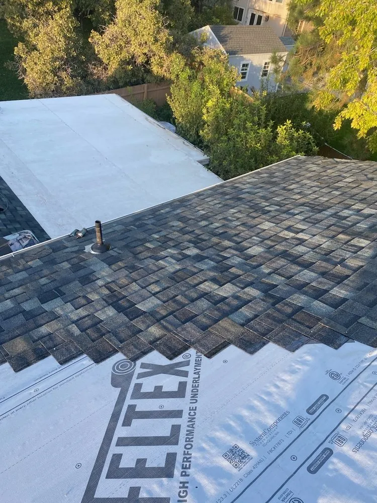 Slide of EagleRidge Roofing and Construction