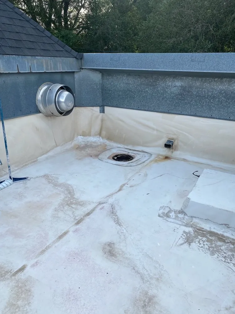 Slide of EagleRidge Roofing and Construction