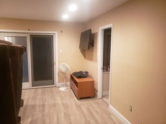 E.A.Hollingsworth Construction Logo