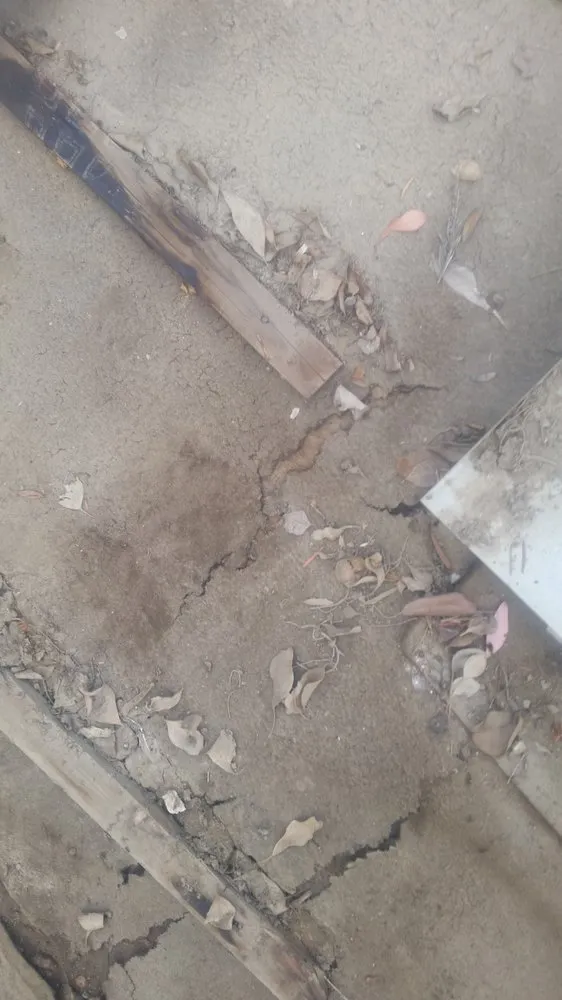 Slide of Earl Bennett Roofing