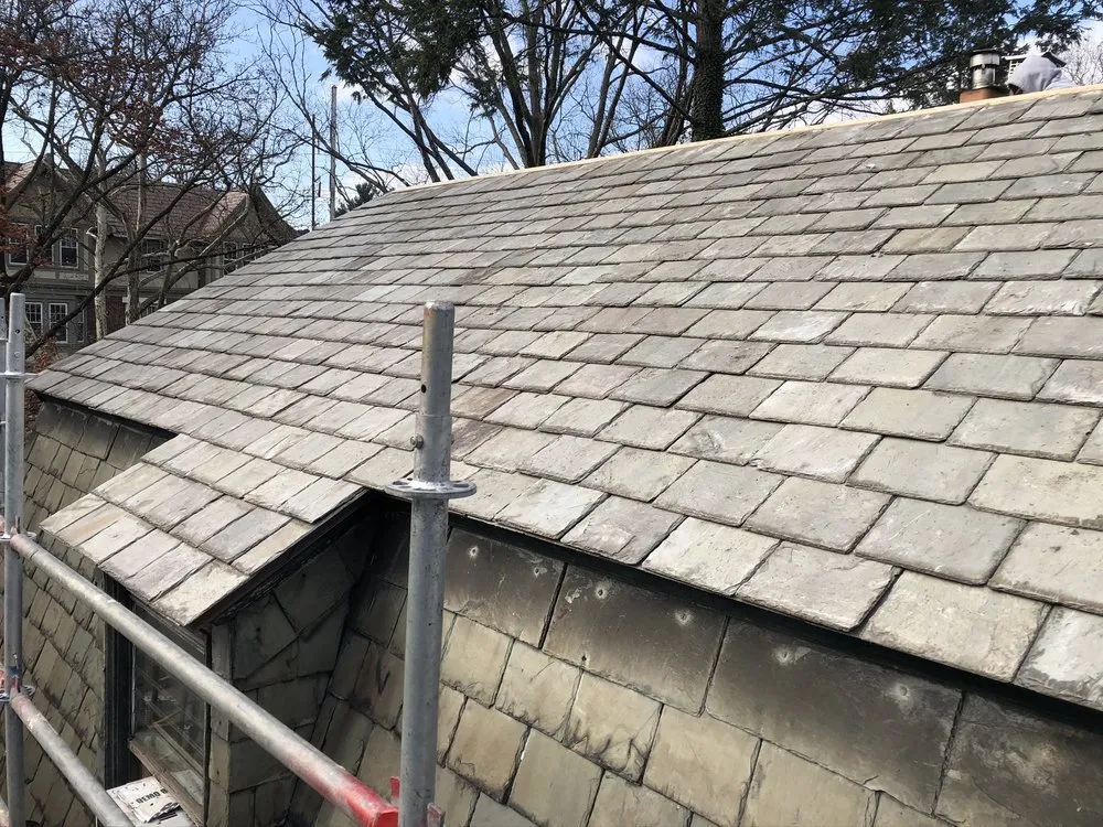 Slide of EarthRise Roofing and Siding