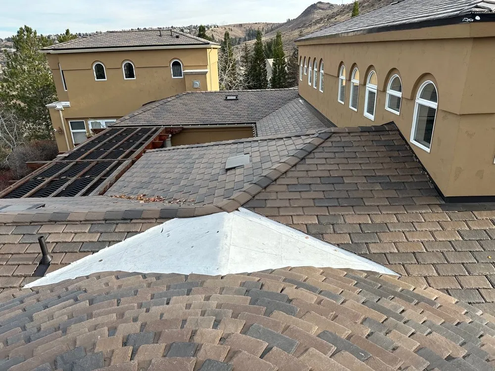 Slide of East Fork Roofing