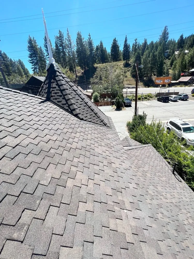 Slide of East Fork Roofing