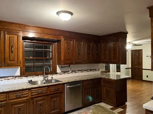 Eastco  Enterprises Logo