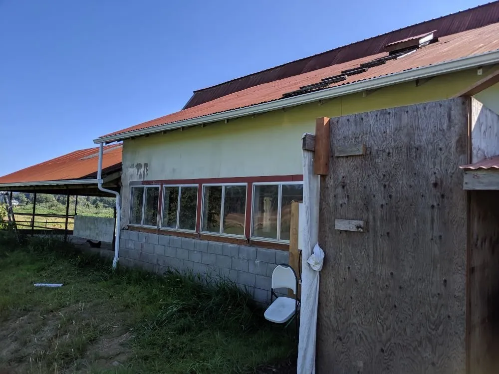 Slide of Easter Roofing & Construction