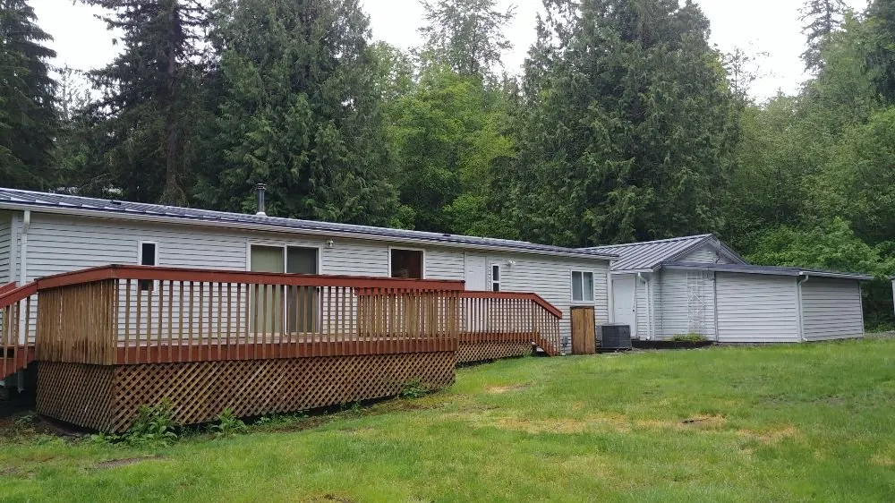 Slide of Easter Roofing & Construction