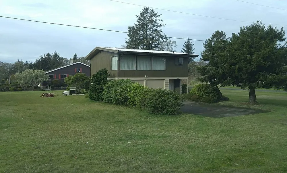 Slide of Easter Roofing & Construction