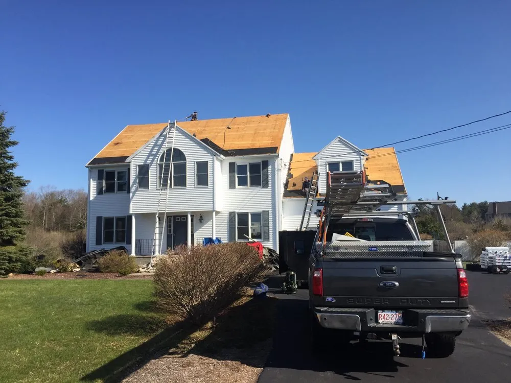 Licensed storm damage roof repair for fast service in North Easton, MA by Easton Roofing