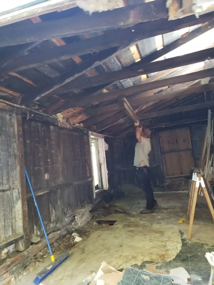 Slide of Easy Peezy Handyman