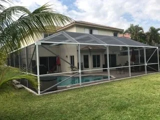 Slide of EBG Screen Enclosures & Techos De Aluminio