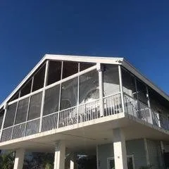 Slide of EBG Screen Enclosures & Techos De Aluminio