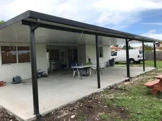 Slide of EBG Screen Enclosures & Techos De Aluminio