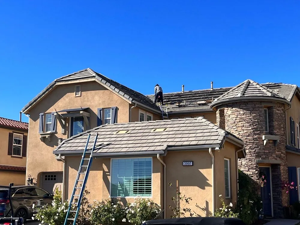 Licensed roof installation for fast service in San Fernando Valley, CA by EC Renewables