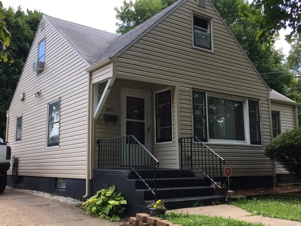 Slide of EC Roofing & Siding