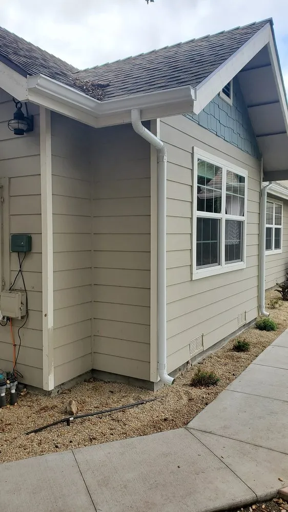 Slide of Echevarria Roofing