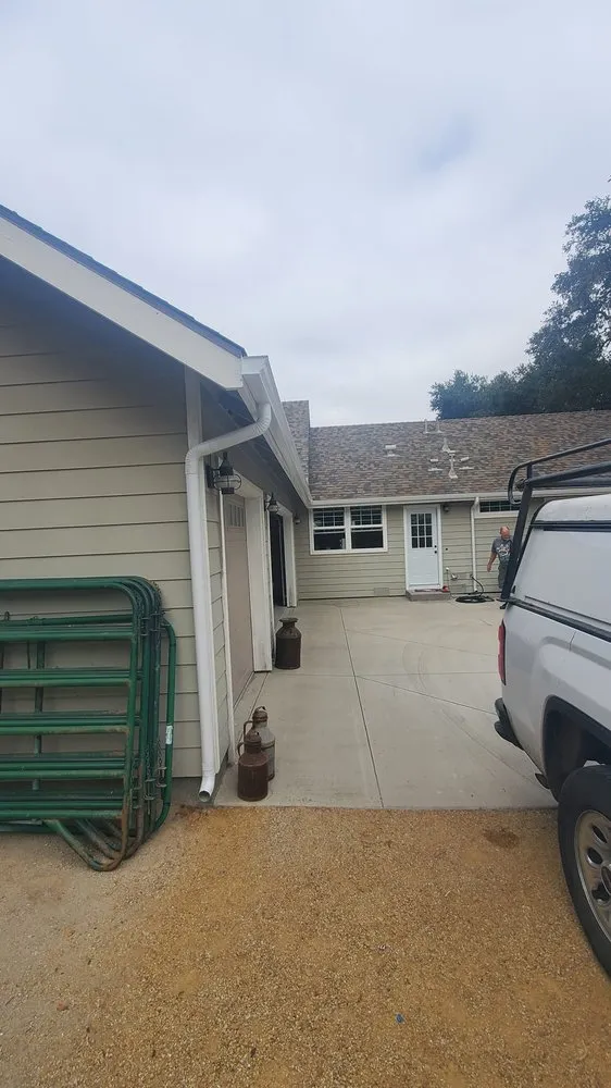 Slide of Echevarria Roofing