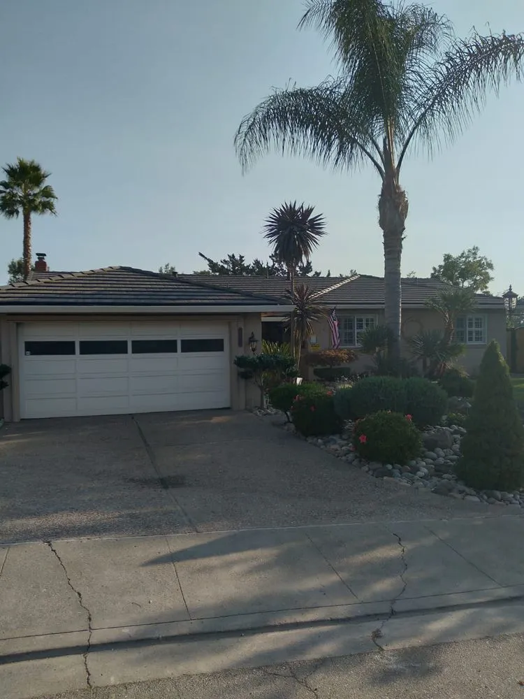 Slide of Ecologico Roofing