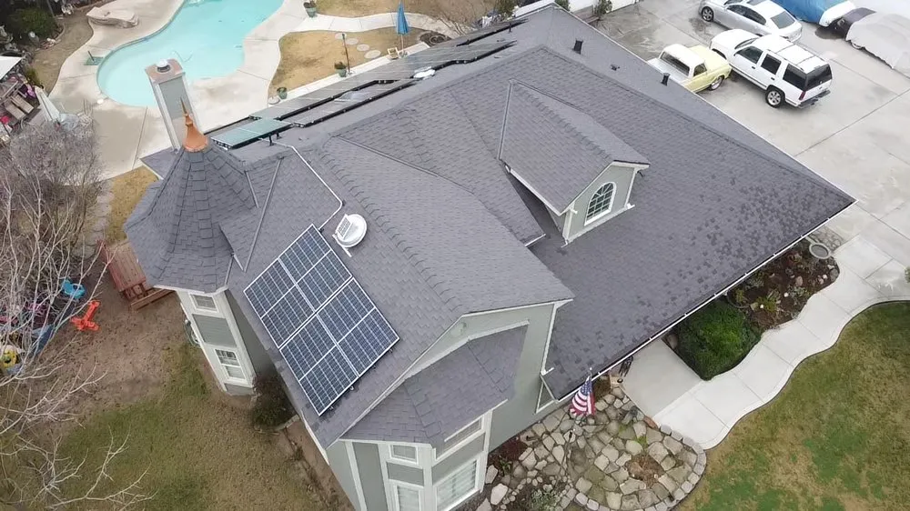 Slide of Econo Roofing