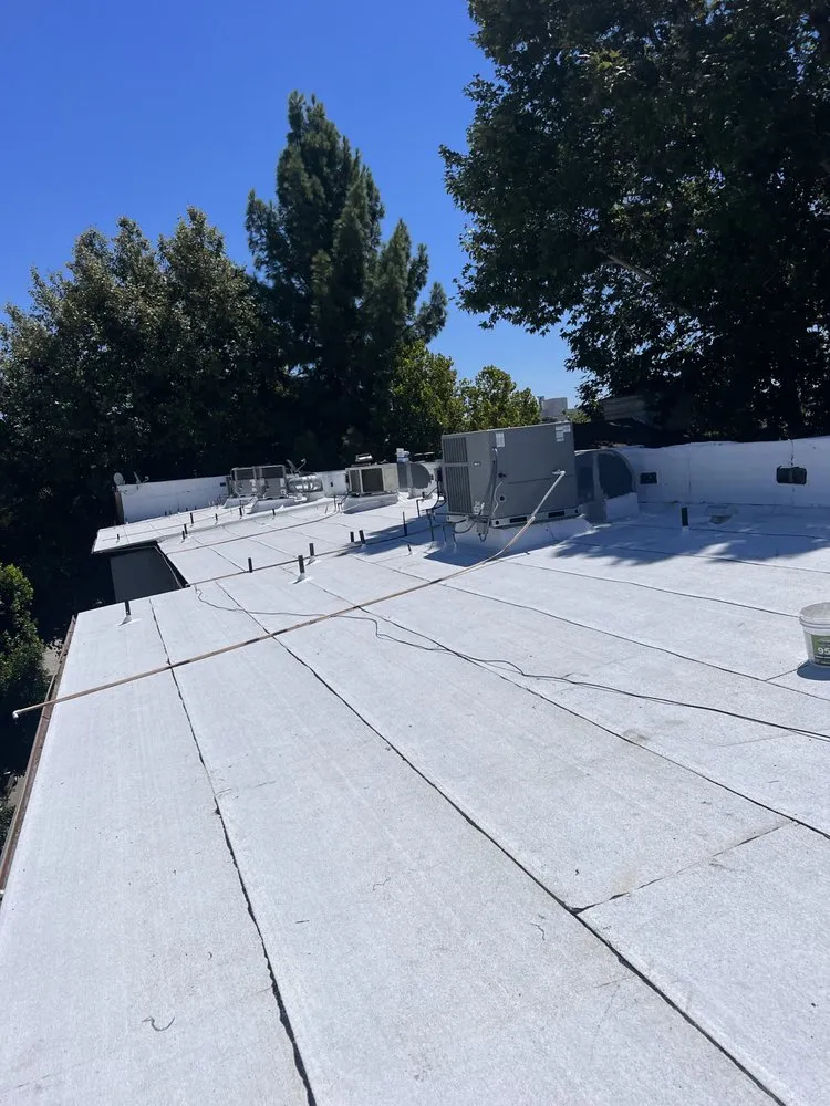 Licensed residential roofing service for fast service across Tarzana, CA - Ecostar Group