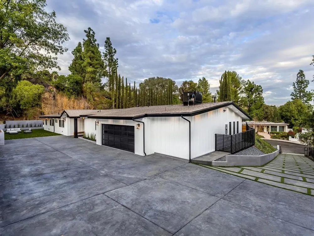 Slide of EcoStar Remodeling & Construction