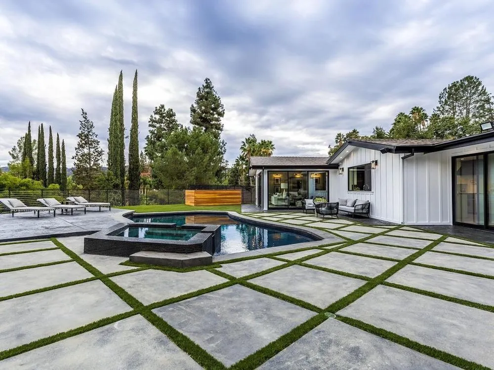 Slide of EcoStar Remodeling & Construction