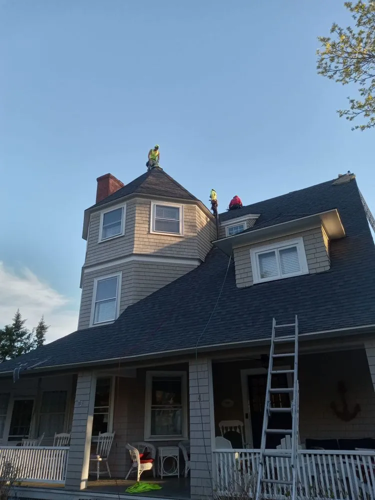 Slide of Ecua Roofing Costruction