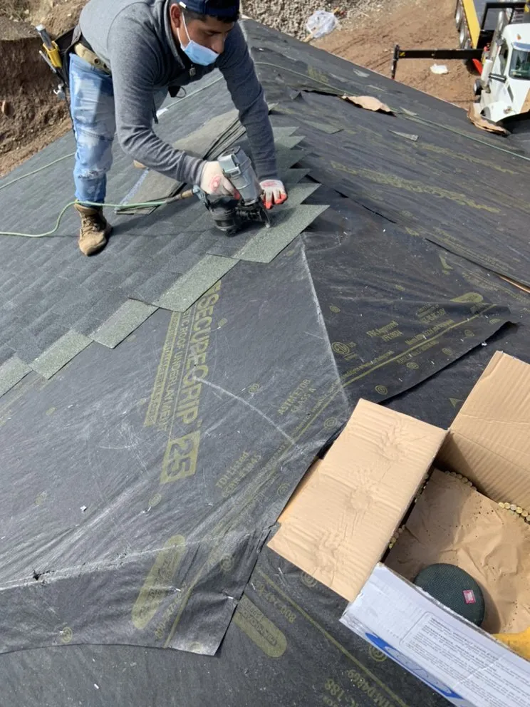 Slide of Ecua Roofing Costruction