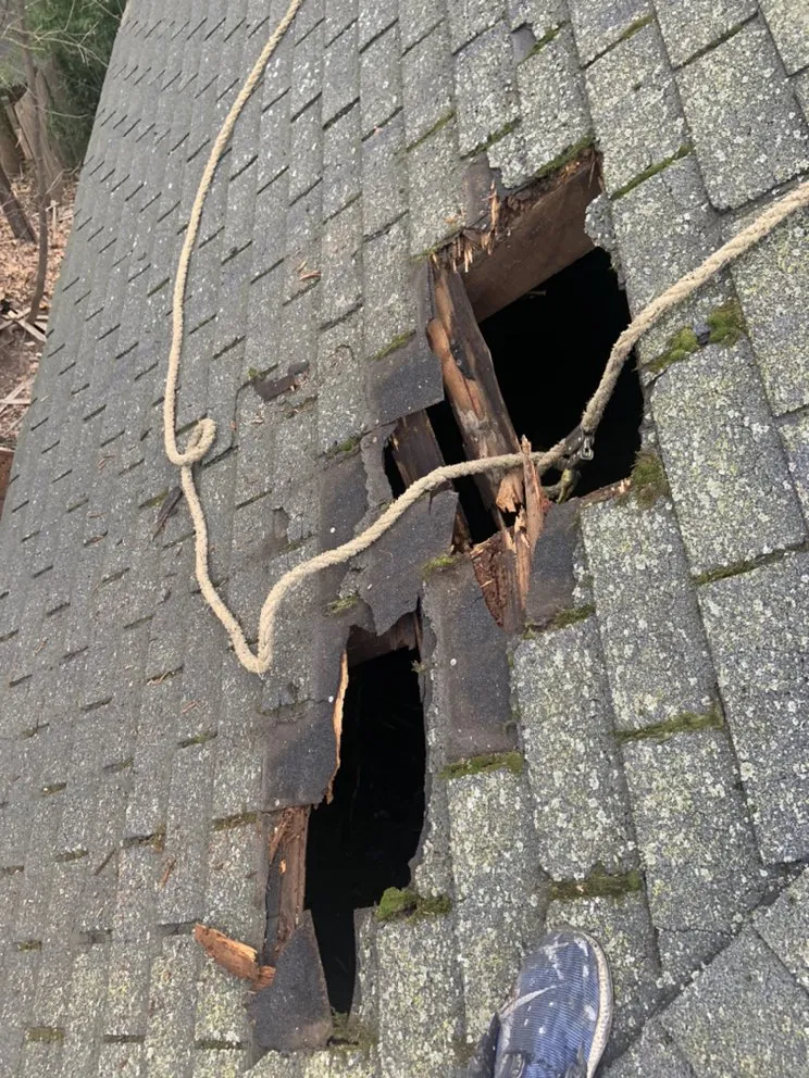 Slide of Ecua Roofing Costruction