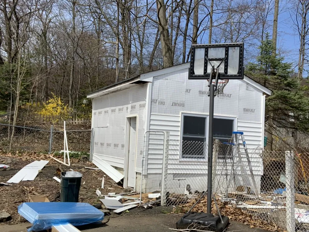 Slide of Ecua Roofing Costruction