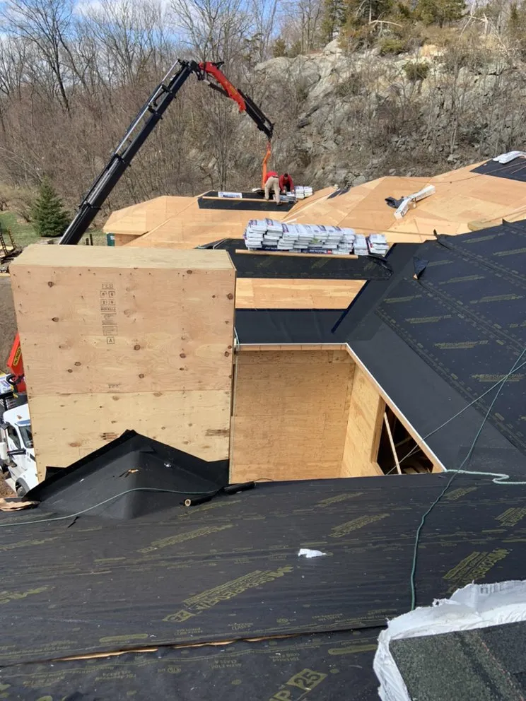 Slide of Ecua Roofing Costruction