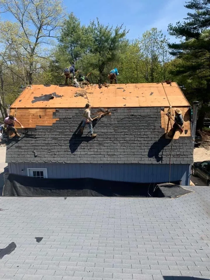 Slide of Ecua Roofing Costruction