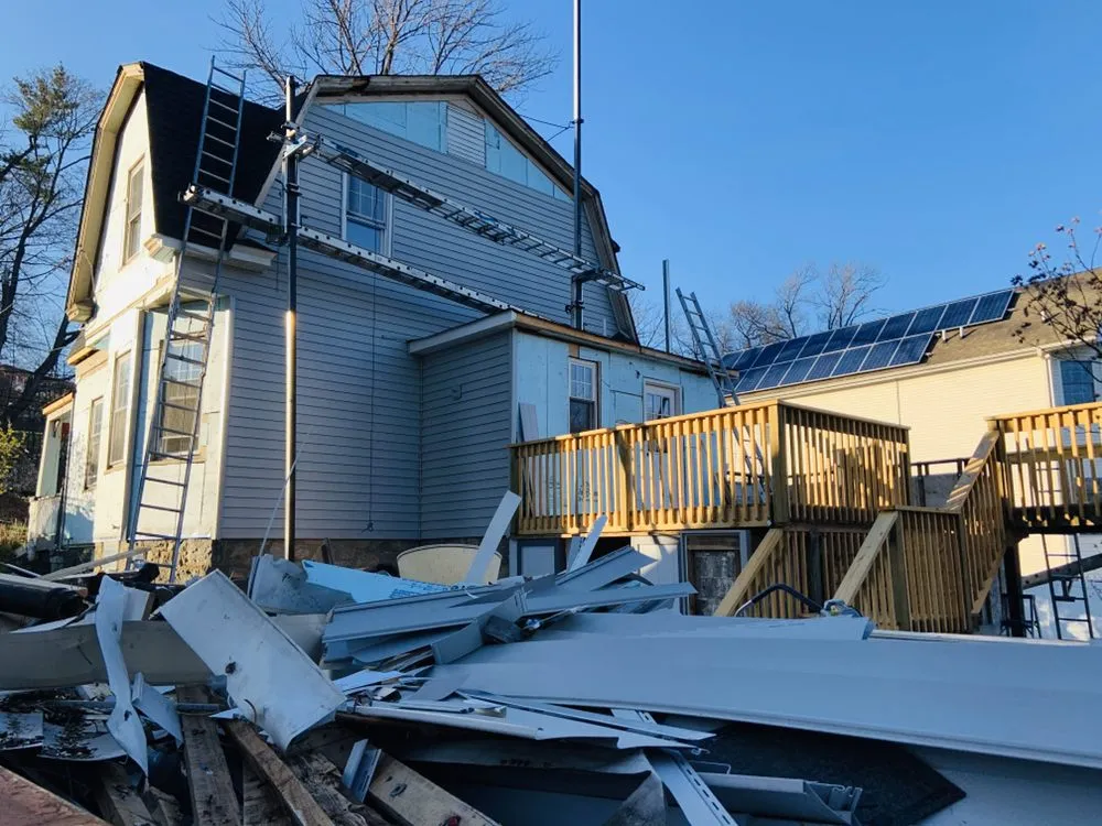 Slide of Ecua Roofing Costruction