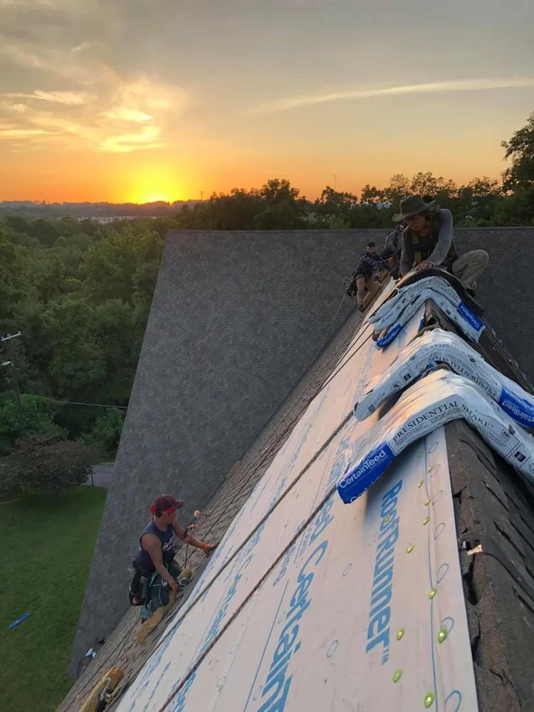 Slide of Ecua Roofing Costruction