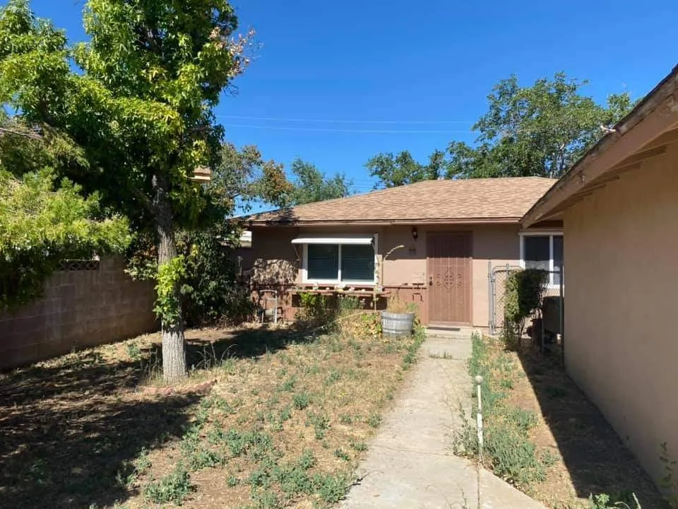 Slide of Ed and J United Roofing