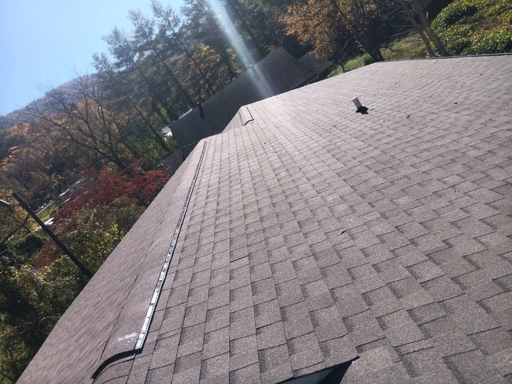 Local shingle roofing service in Evarts, KY by Eddie's Handyman Service