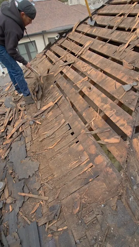 Slide of Edi Remodeling and Roofing