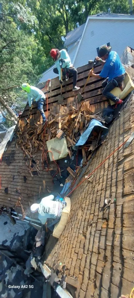 Slide of Edi Remodeling and Roofing