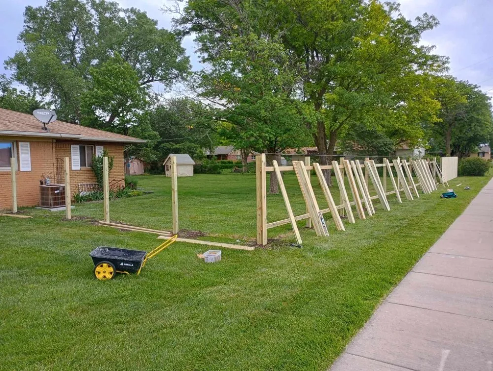 Slide of Eds Roofing