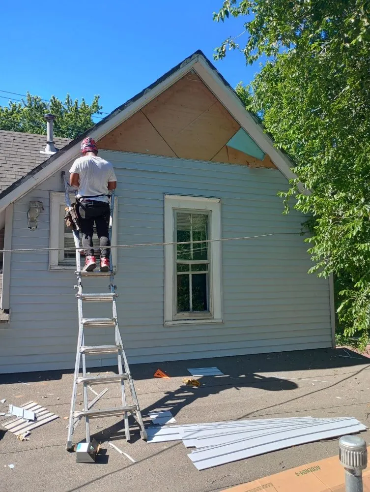 Slide of Eds Roofing