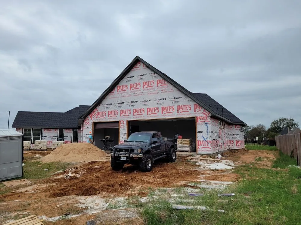 Professional roof leak repair in Brazos Bend, TX by Edy’s Construction