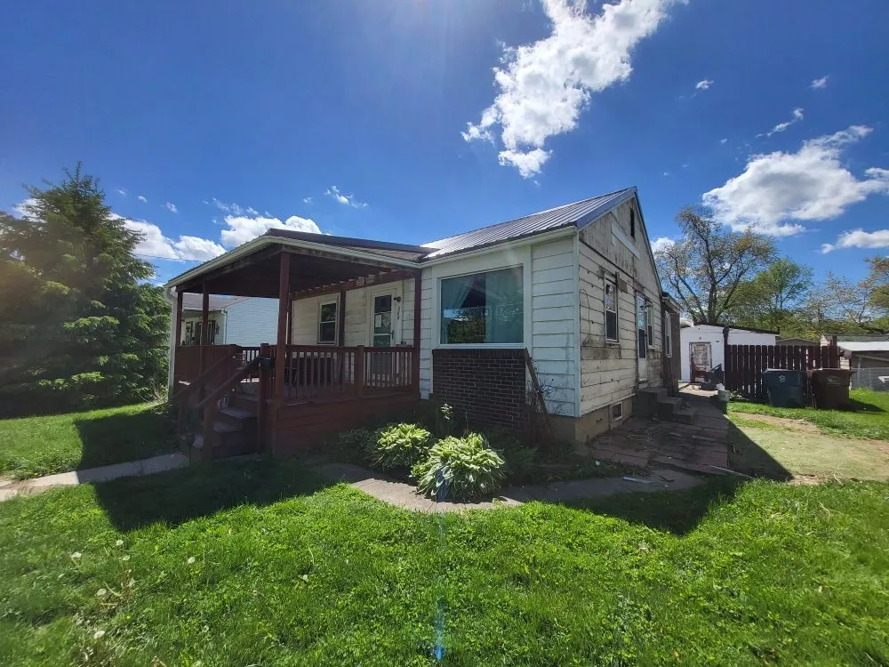 Slide of E&E Construction