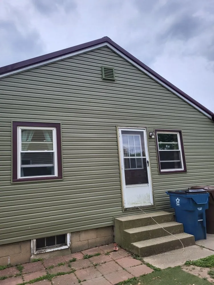 Slide of E&E Construction