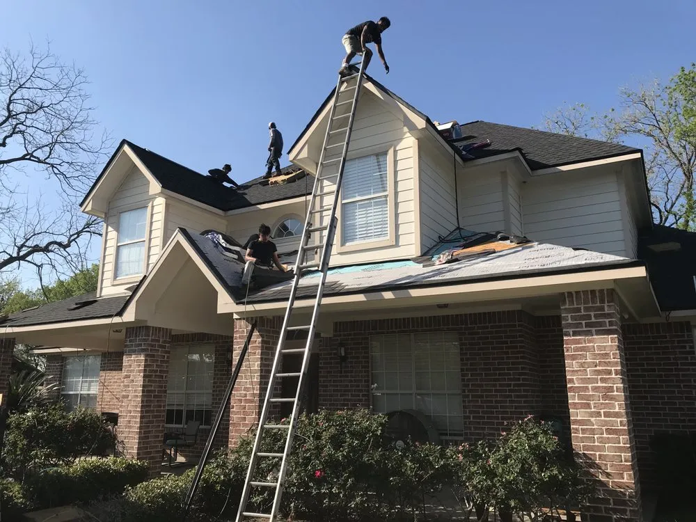 Slide of E&E Roofing