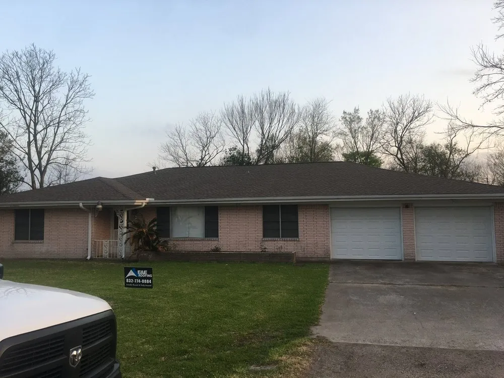 Slide of E&E Roofing