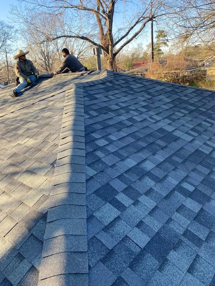 Slide of E&E Roofing