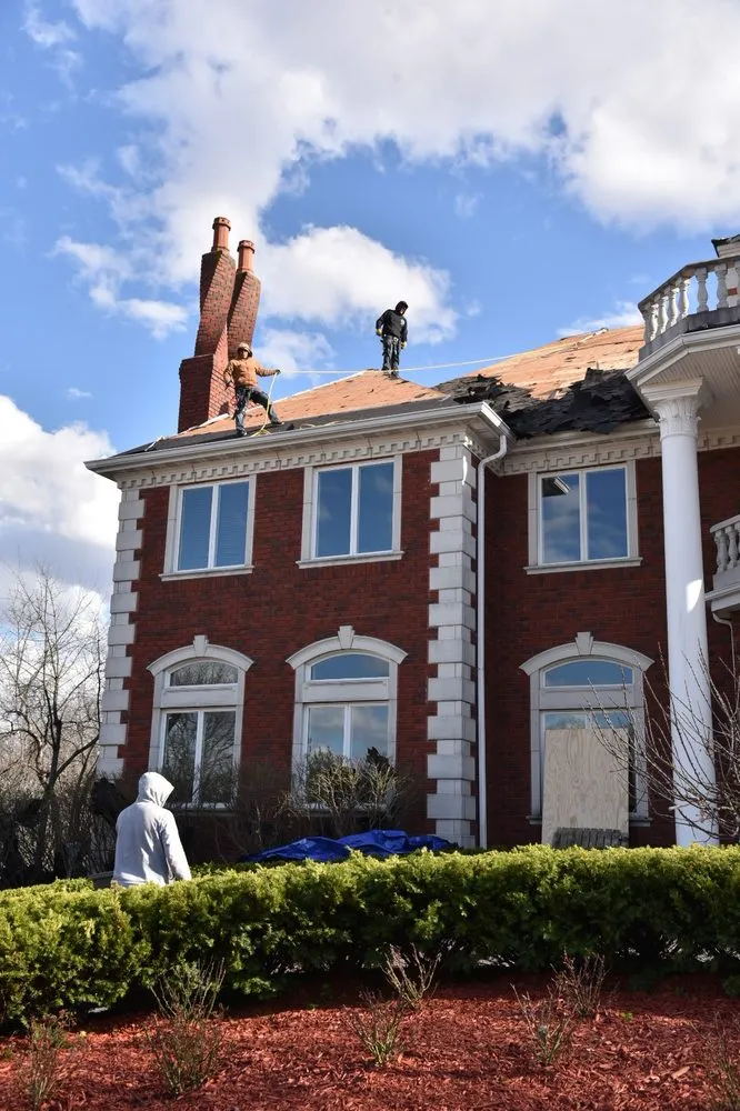 Slide of E&E Roofing